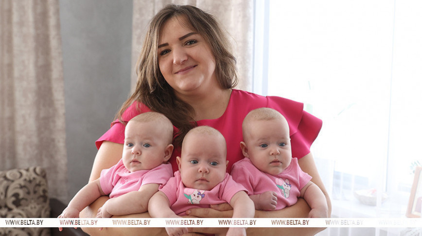 Lukashenko extends Mother’s Day greetings to Belarusians